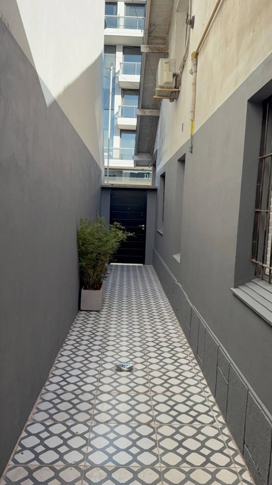 PH 3 ambientes con dependencia de servicio y patio en zona Chauvin