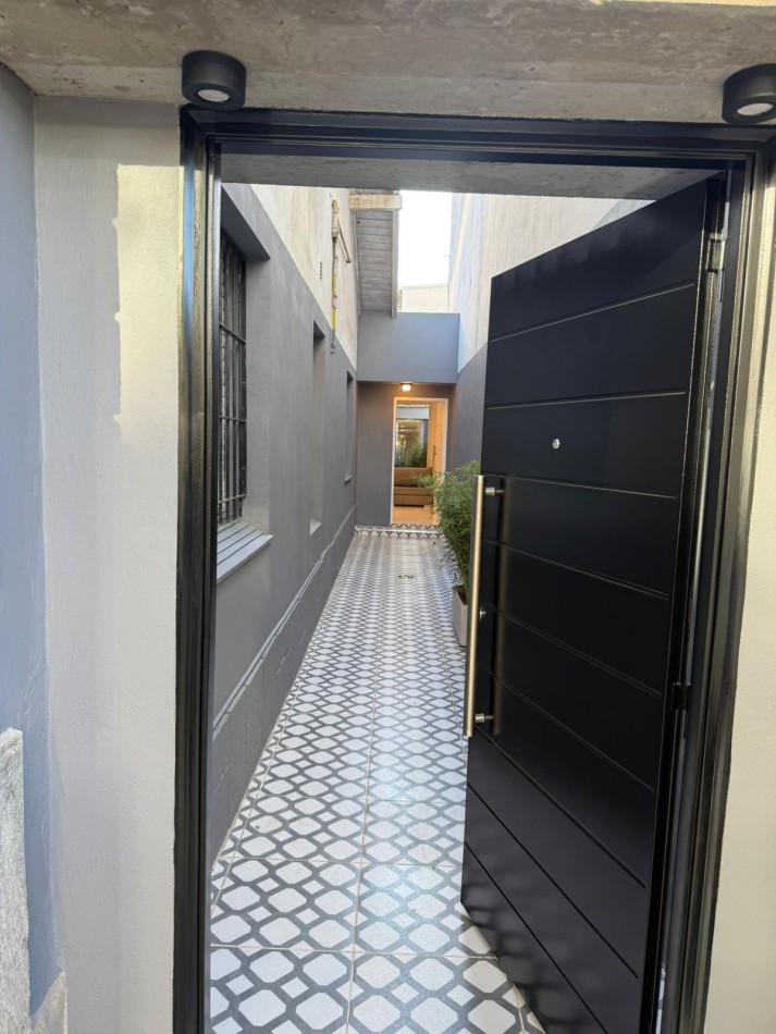 PH 3 ambientes con dependencia de servicio y patio en zona Chauvin