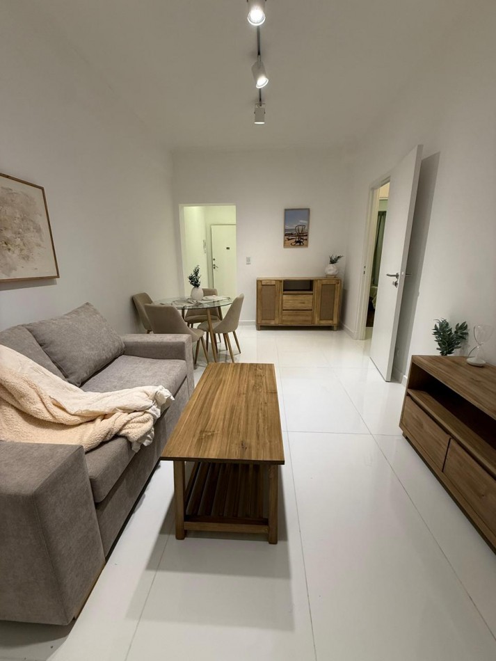 Departamento 3 ambientes con dos patios propios en venta