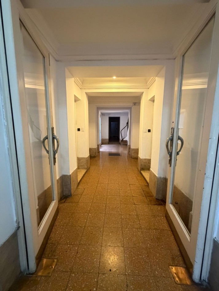 Departamento 3 ambientes con dos patios propios en venta