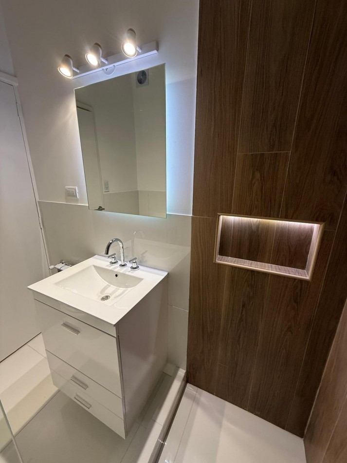 Departamento 3 ambientes con dos patios propios en venta