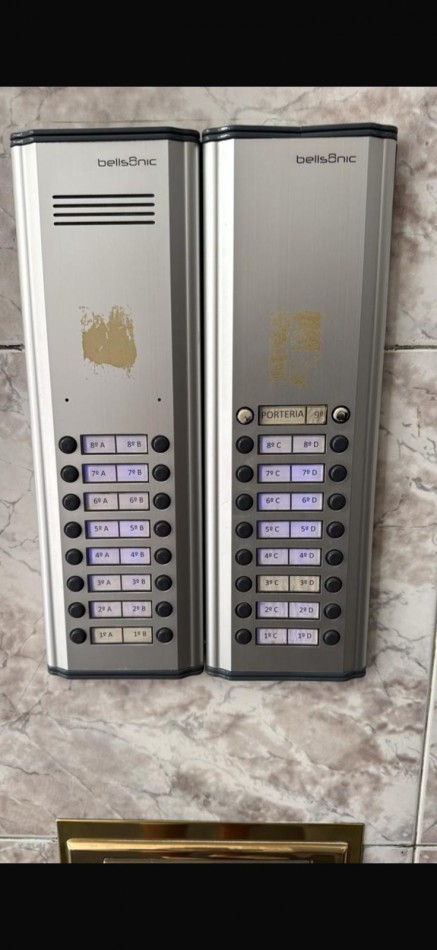 Departamento 3 ambientes con dos patios propios en venta