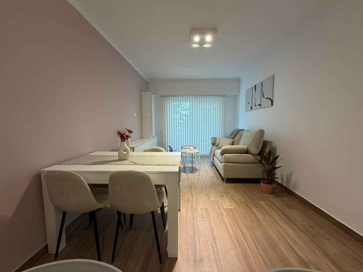 DEPARTAMENTO 2 AMBIENTES  A LA CALLE  CON BALCON 