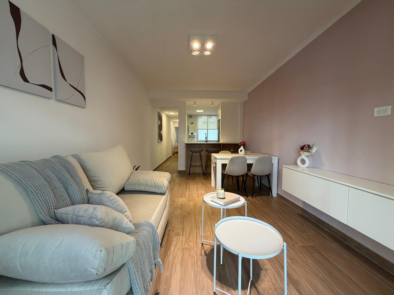 DEPARTAMENTO 2 AMBIENTES  A LA CALLE  CON BALCON 