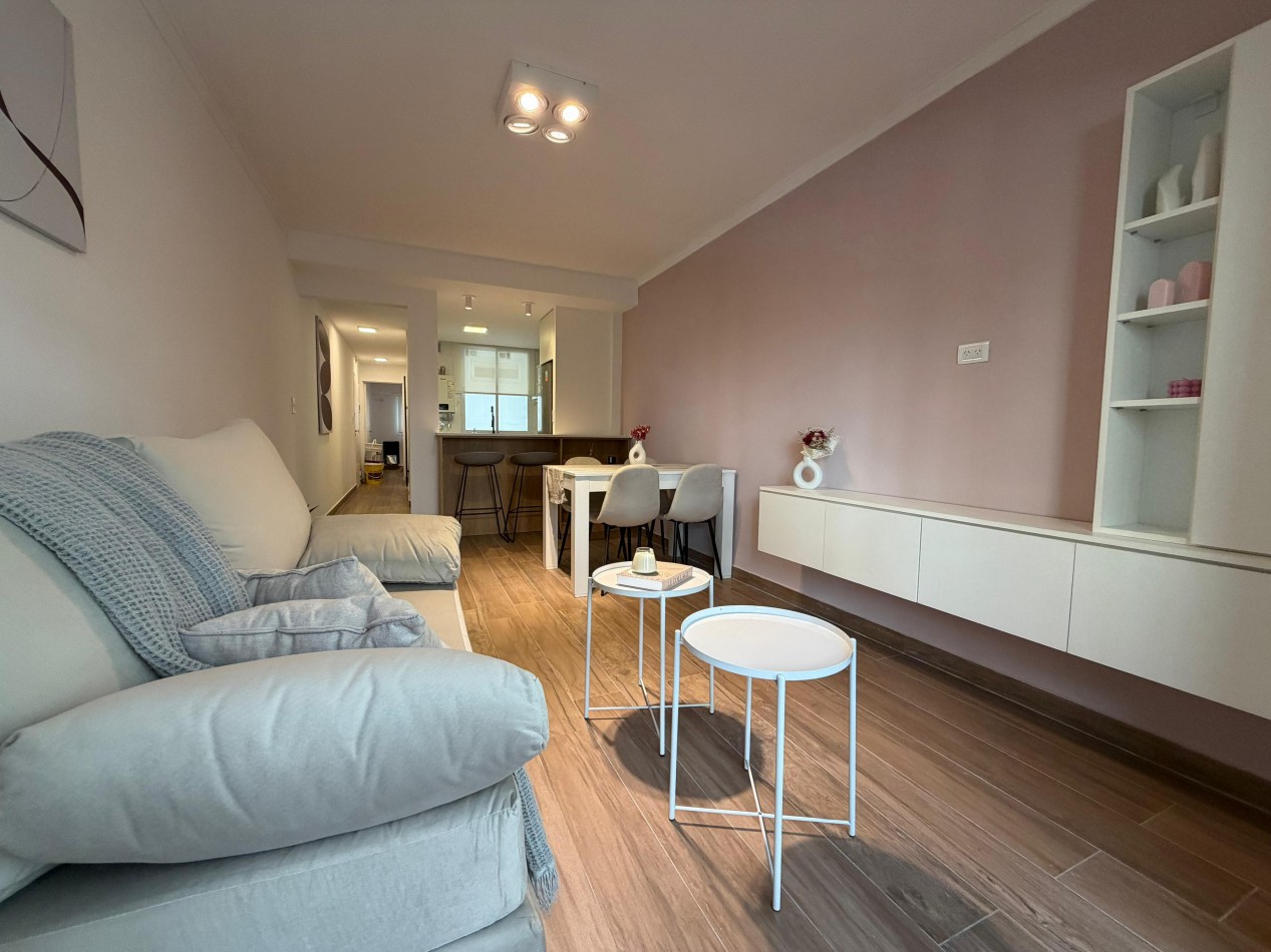 DEPARTAMENTO 2 AMBIENTES  A LA CALLE  CON BALCON 