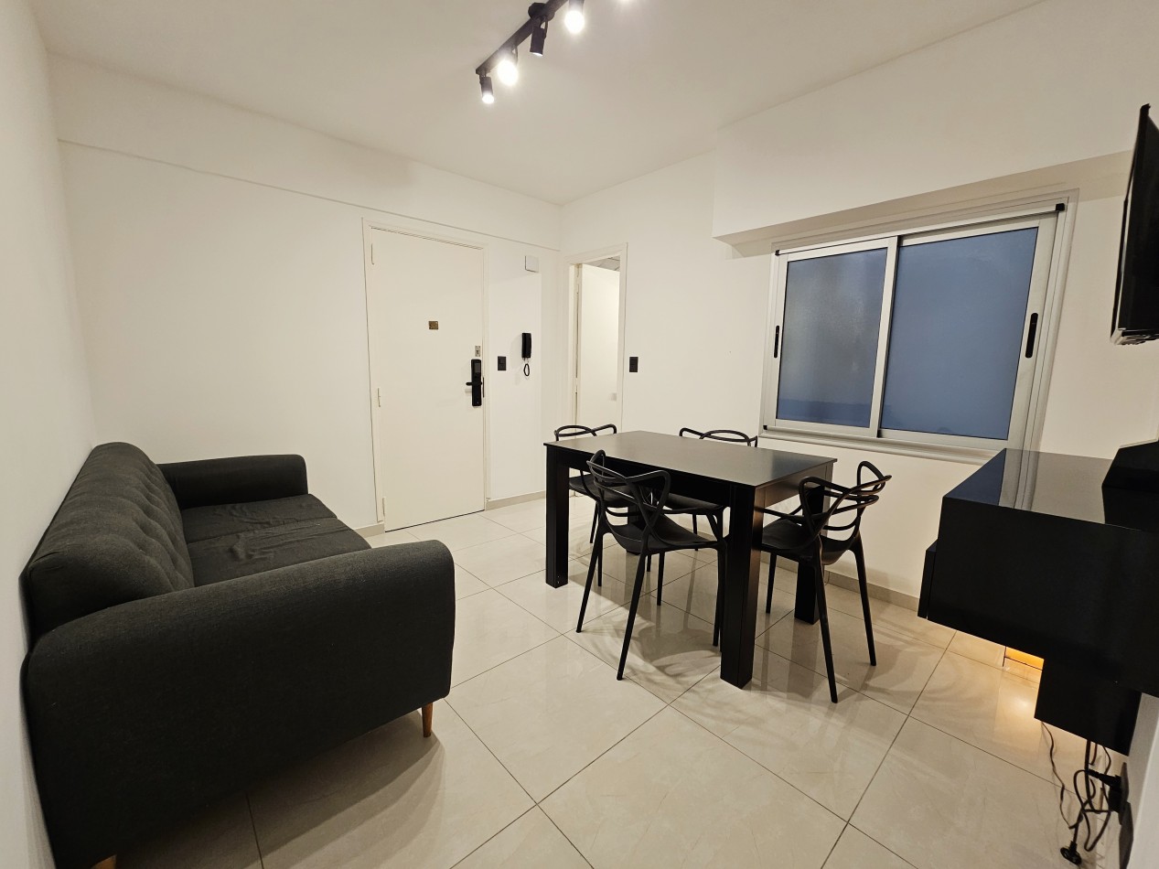 DEPARTAMENTO 2 AMBIENTES RECICLADO A NUEVO FRENTE A PLAZA MITRE