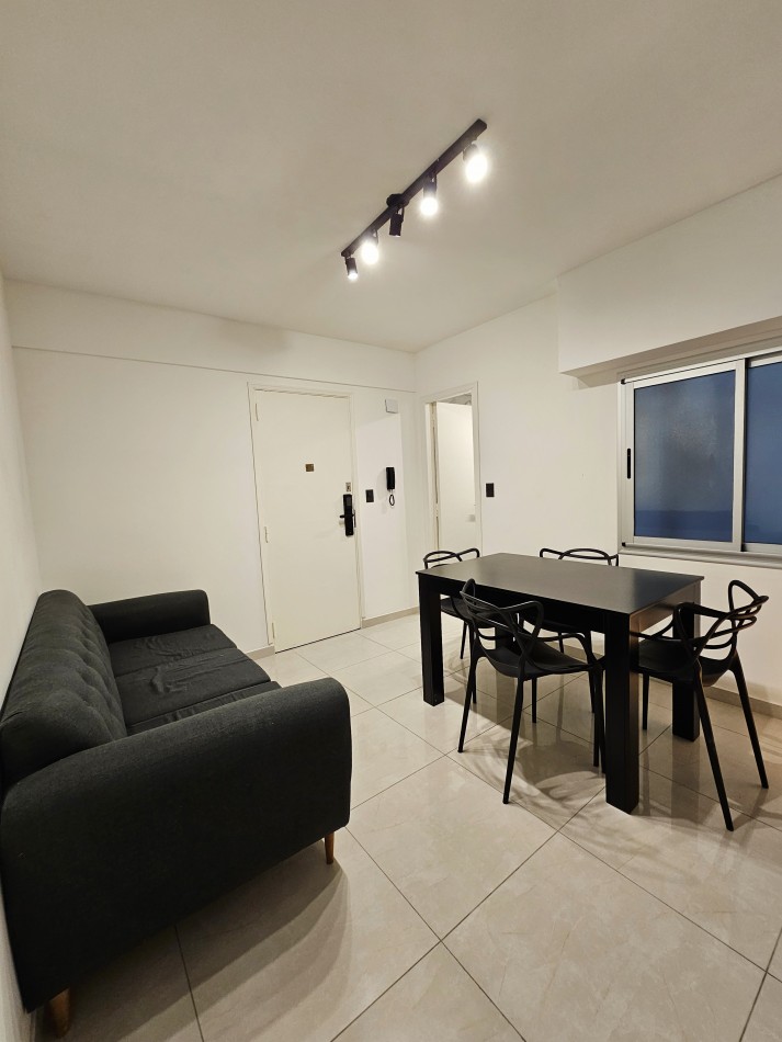 DEPARTAMENTO 2 AMBIENTES RECICLADO A NUEVO FRENTE A PLAZA MITRE