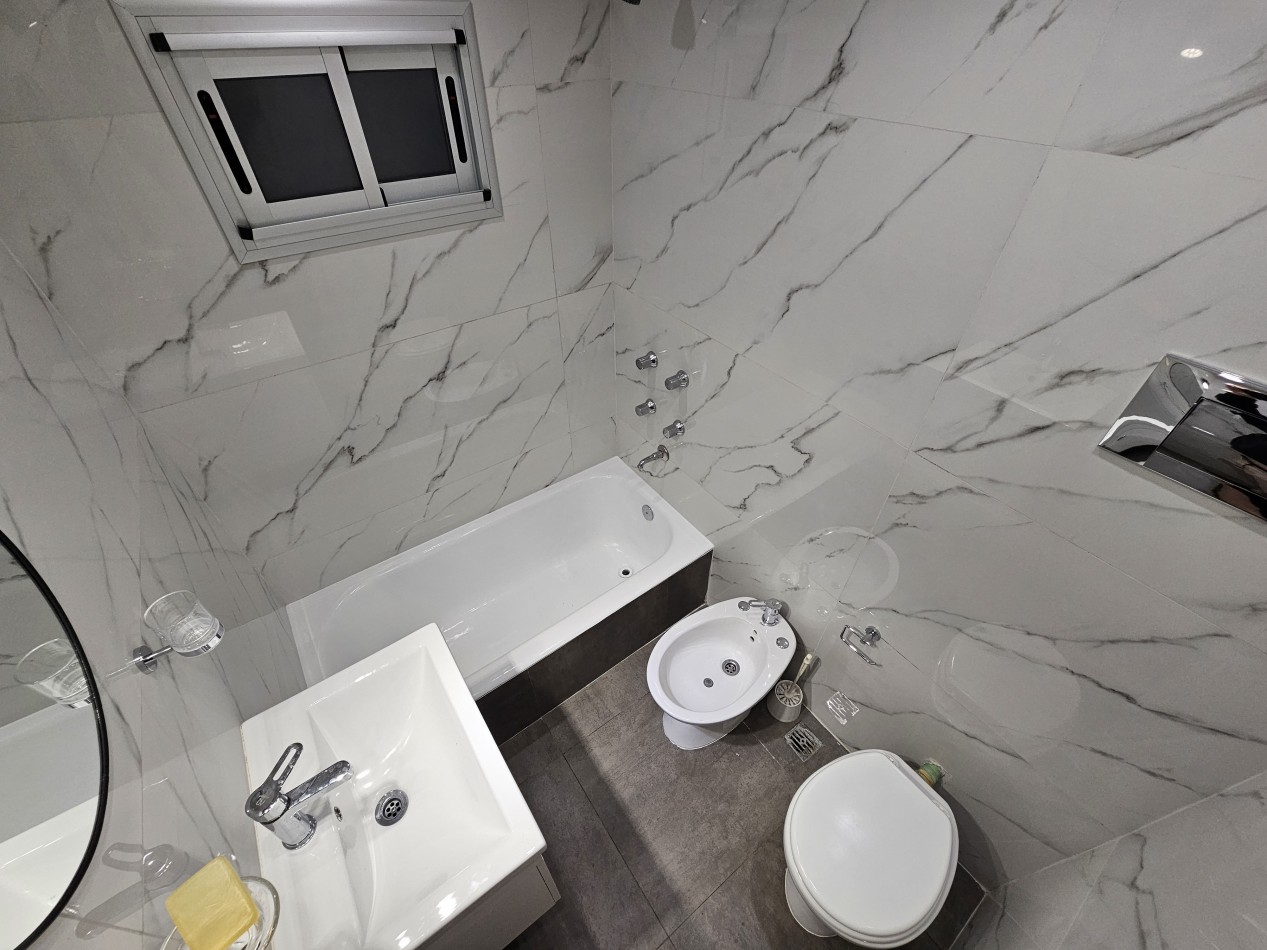 DEPARTAMENTO 2 AMBIENTES RECICLADO A NUEVO FRENTE A PLAZA MITRE