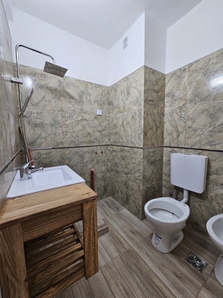 Departamento 2 ambientes con balcon a la calle