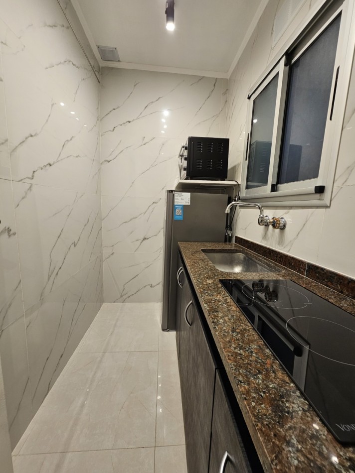 DEPARTAMENTO 2 AMBIENTES RECICLADO A NUEVO FRENTE A PLAZA MITRE