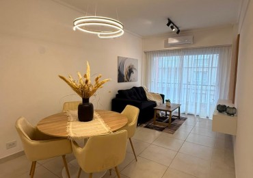 Departamento 2 Ambientes con dependencia y balcon a la calle zona plaza Colon